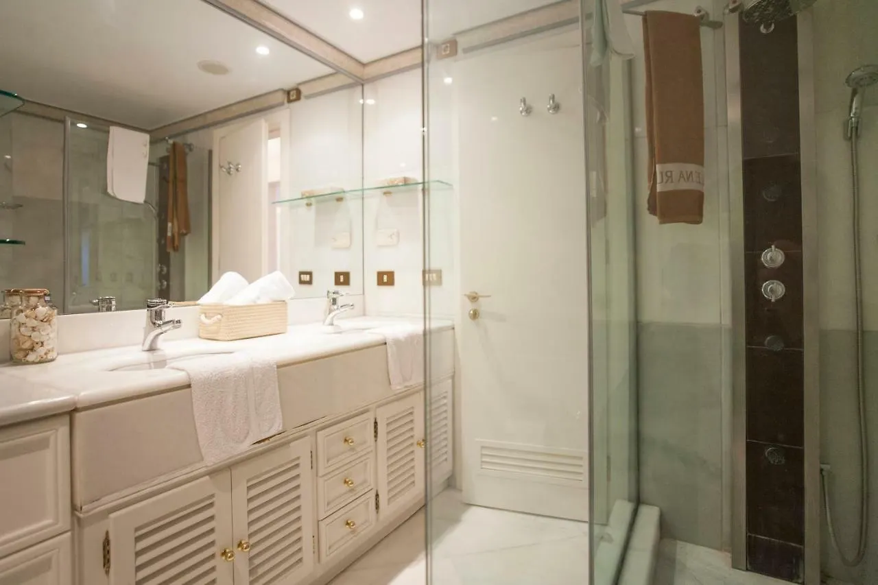 El Mas Exclusivo De Puerto Banus 
